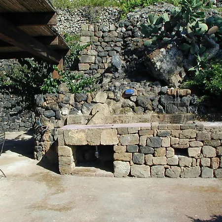 Antico Dammuso Venedise Holiday home *